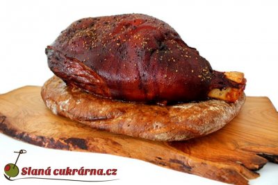 Pečená vepřová kýta - skutečná váha se může mírně lišit, chlebová placka 140,- navíc - kýtu je nutné objednat minimálně 7 dní dopředu