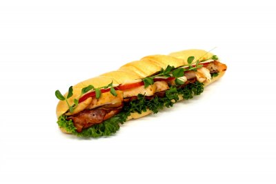 Caesar bageta - kuřecí prsa, anglická slanina, caesar dresink, parmazán, čerstvá zelenina 1,4,7